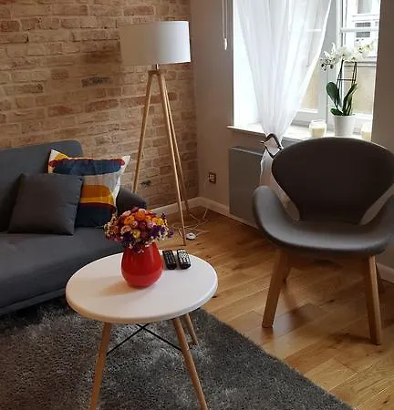 Apartment White Orchid